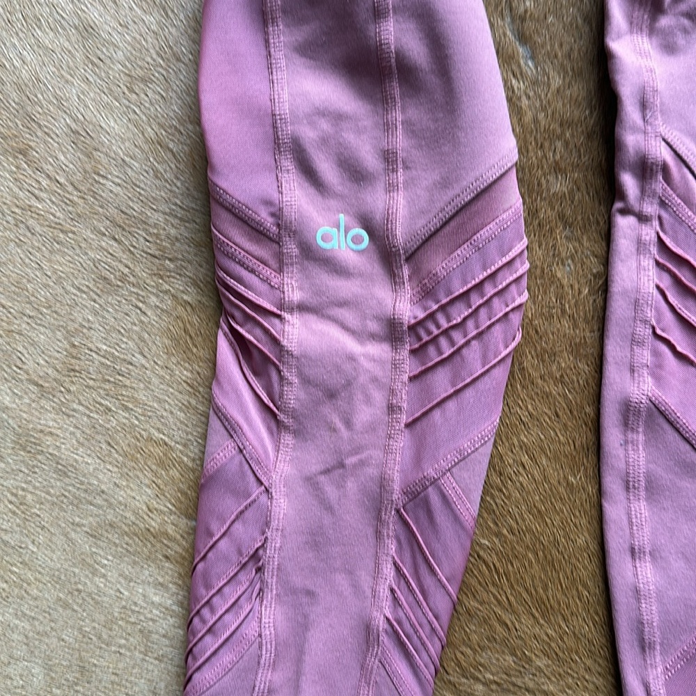 Alo High-Waisted Leggings pink moto size small - Picture 6 of 8
